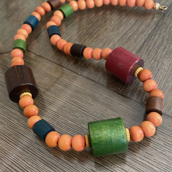 Vintage Chunky Beaded Wooden Necklace - Picture 2 of 16